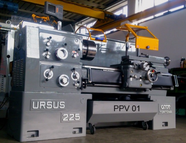 Tornio parallelo Ursus 225x1500x105 - Plastin Gold